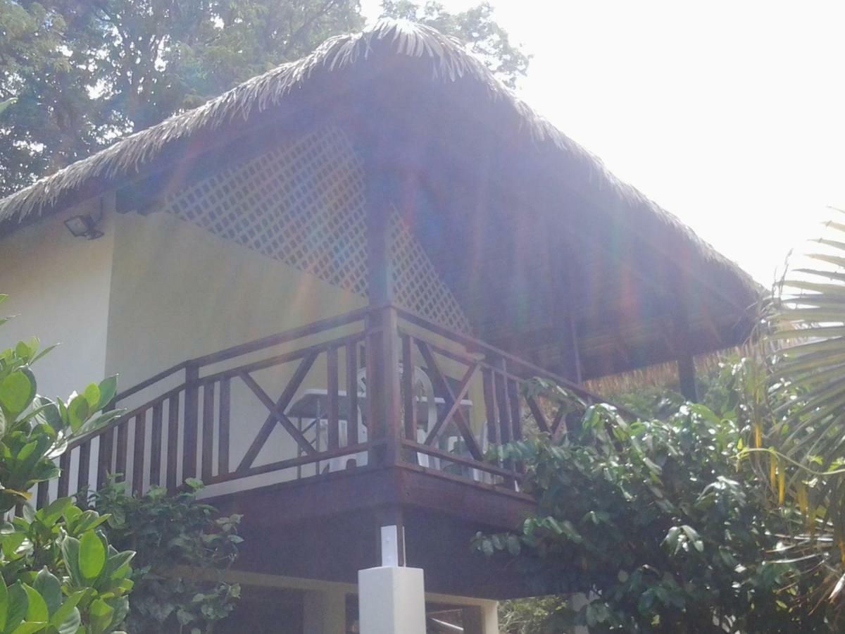 Fare Manutea Hotel Nuku Hiva Ngoại thất bức ảnh